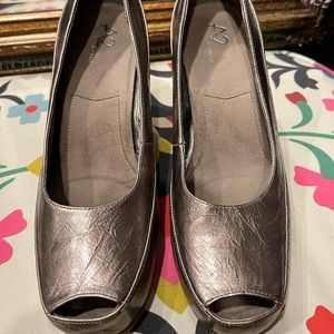 A2 by Aerosoles size 9 peep toe!